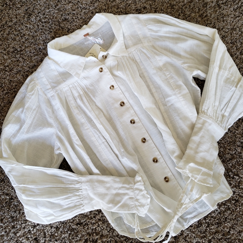 FREE PEOPLE Kiss Kiss Blouse in Ivory NWT Size XS